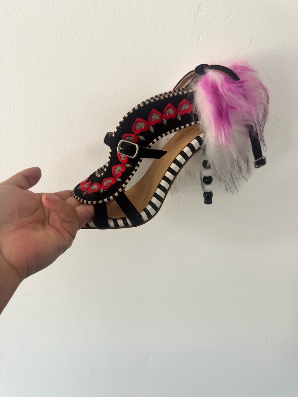 Sophia Webster Black & Pink Heart-Appliqué T-Strap Sandals - Picture 3 of 4